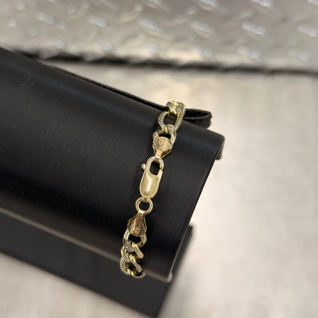 14K Yellow Gold Diamond Cut Figaro Bracelet