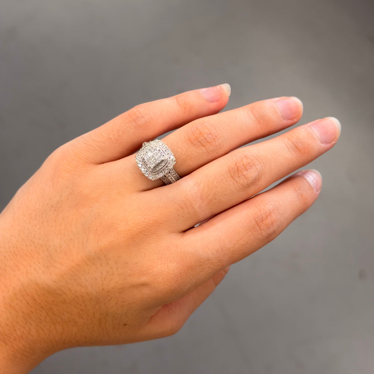 Women’s 10K White Gold Natural Diamond Cluster Ring 1 CT TW