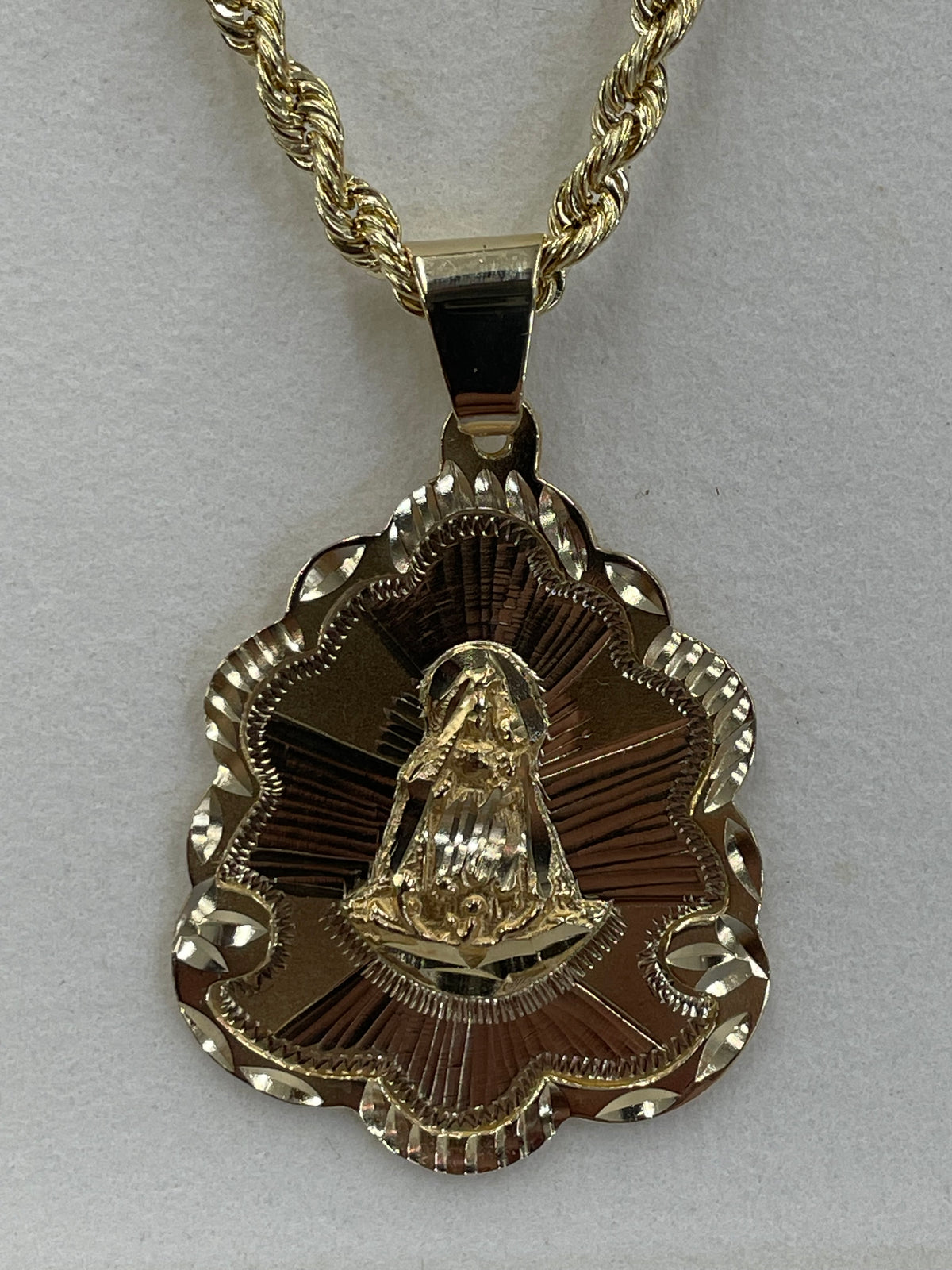 New 10K Yellow Gold Rope Necklace With Virgin Mary Charm