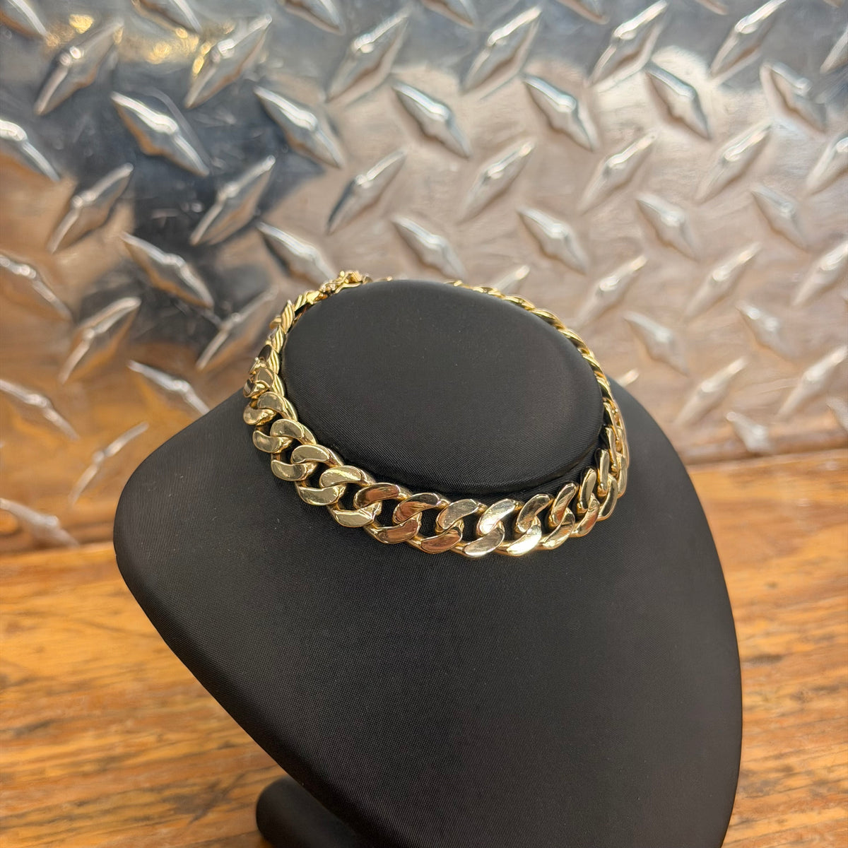 18K Yellow Gold Solid Curb Link Bracelet