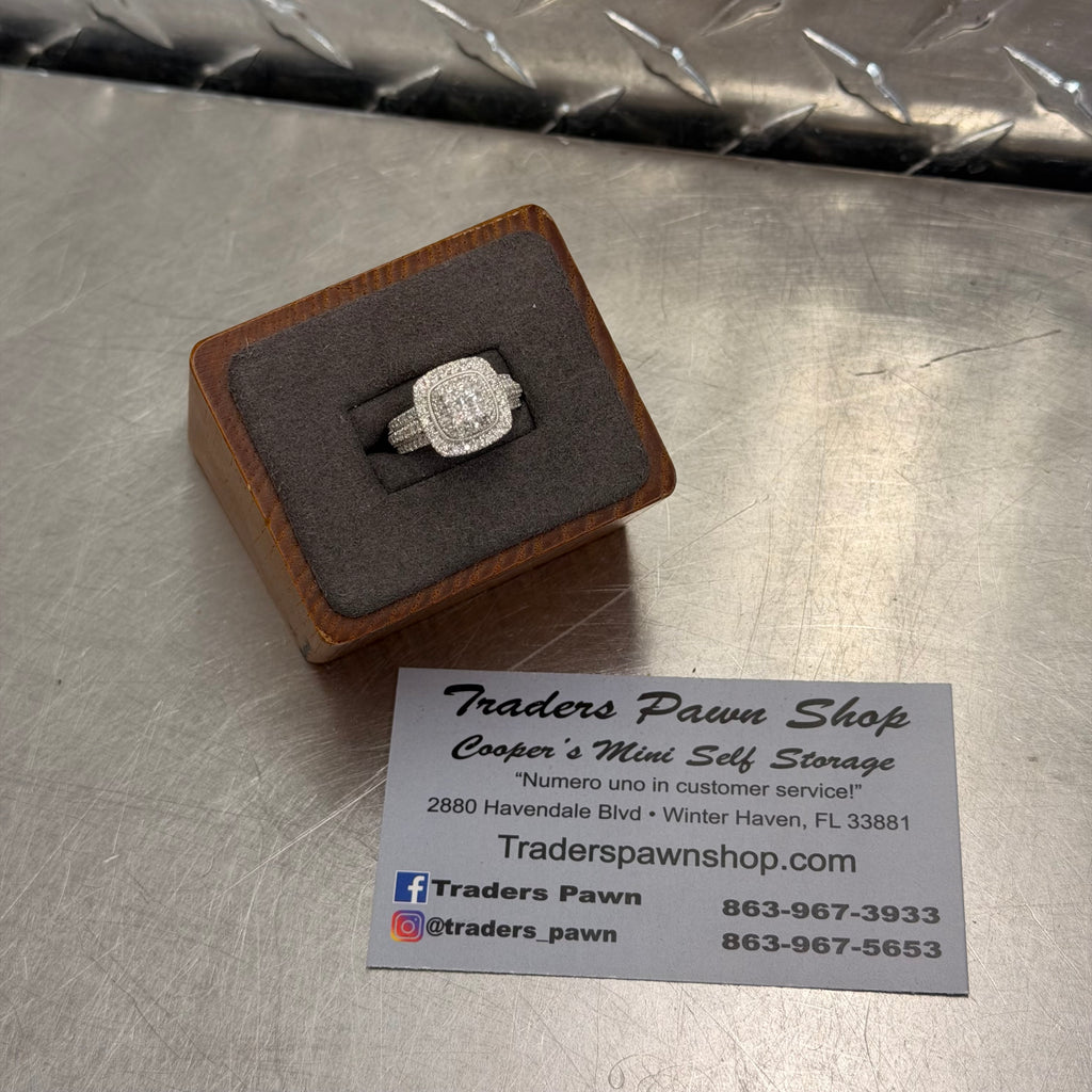 Women’s 10K White Gold Natural Diamond Cluster Ring 1 CT TW