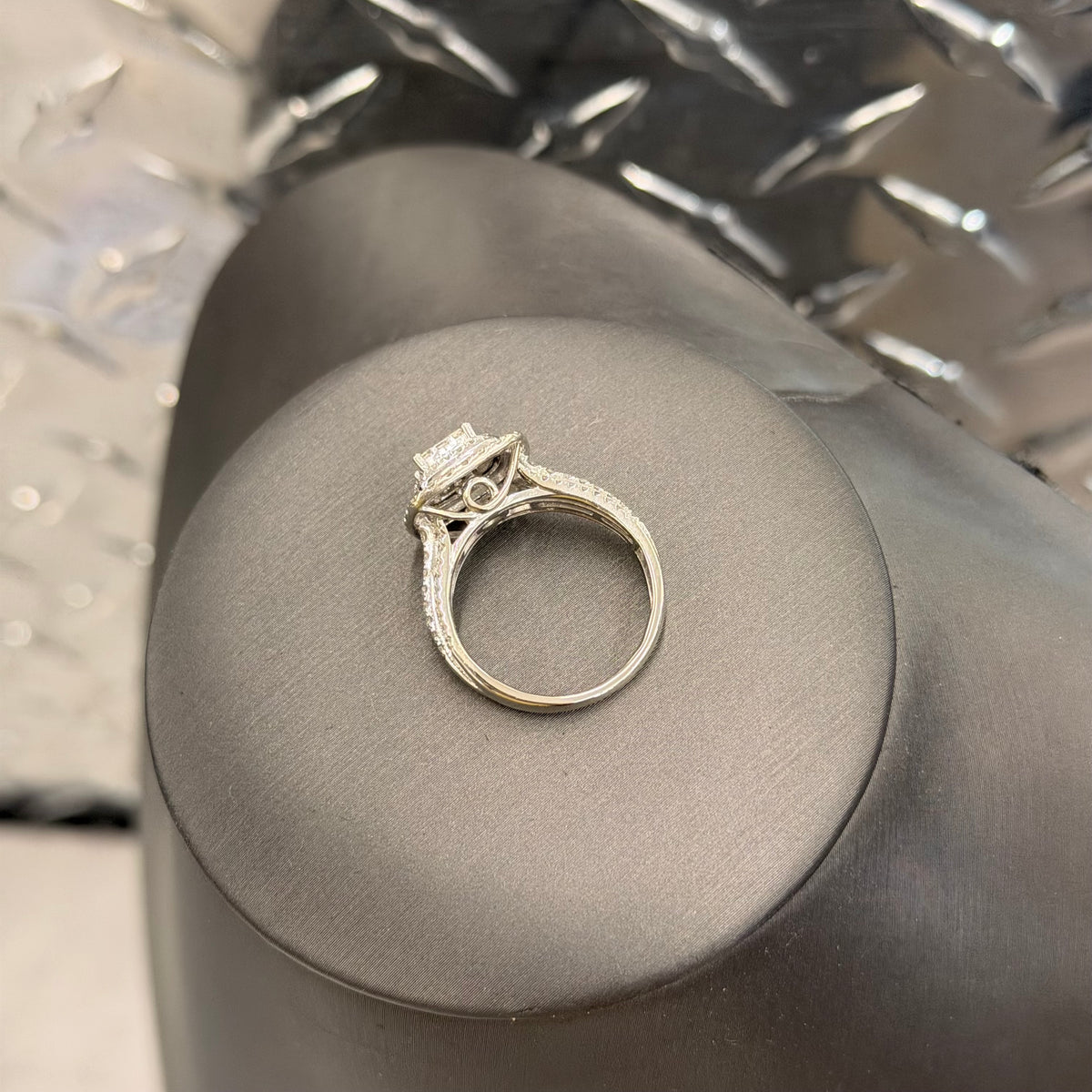 Women’s 10K White Gold Natural Diamond Cluster Ring 1 CT TW