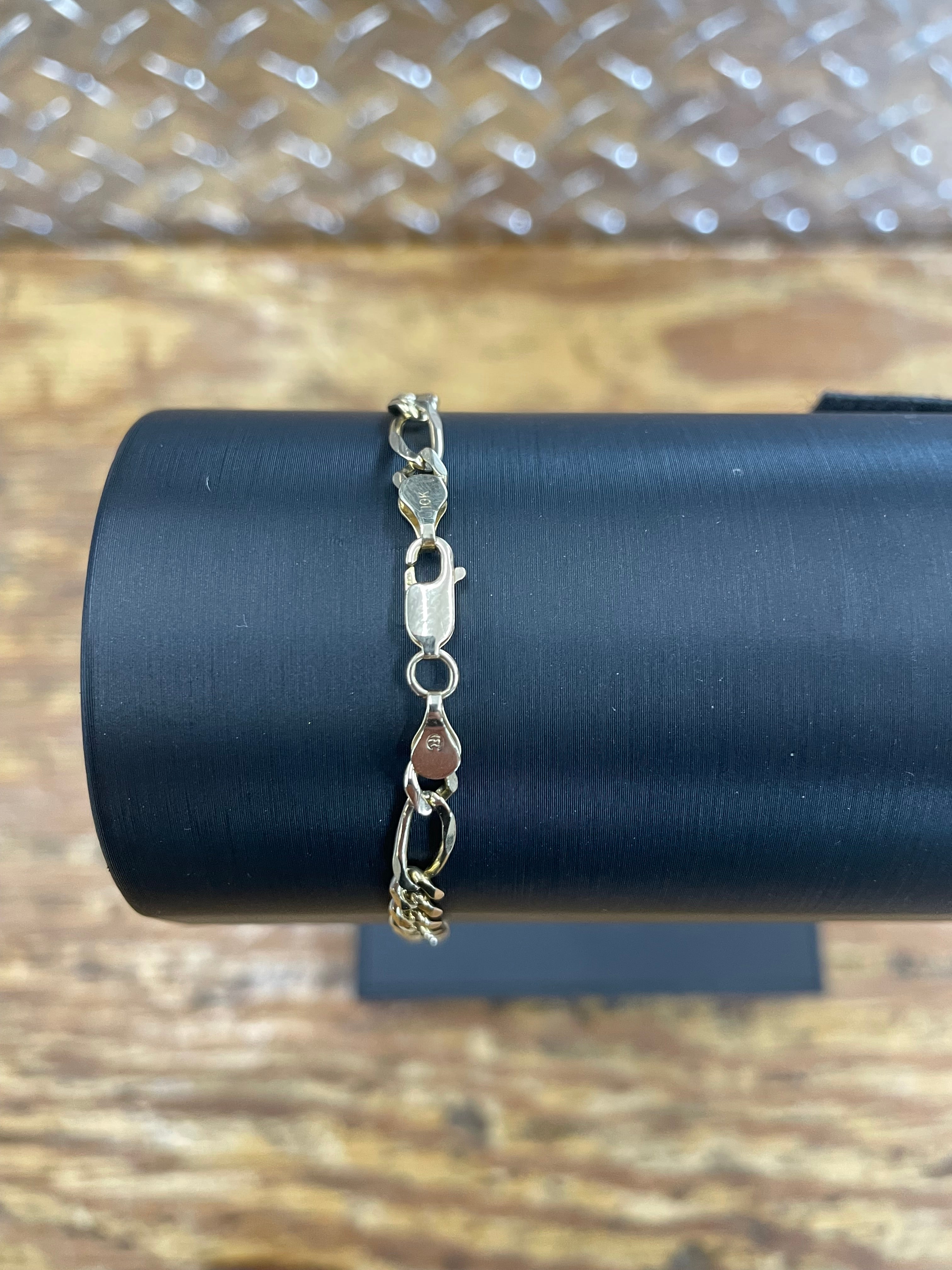 10K Yellow Gold Figaro Bracelet 6.4 Grams 4 1/2 mm  9” $399.99 (863-777-GOLD)