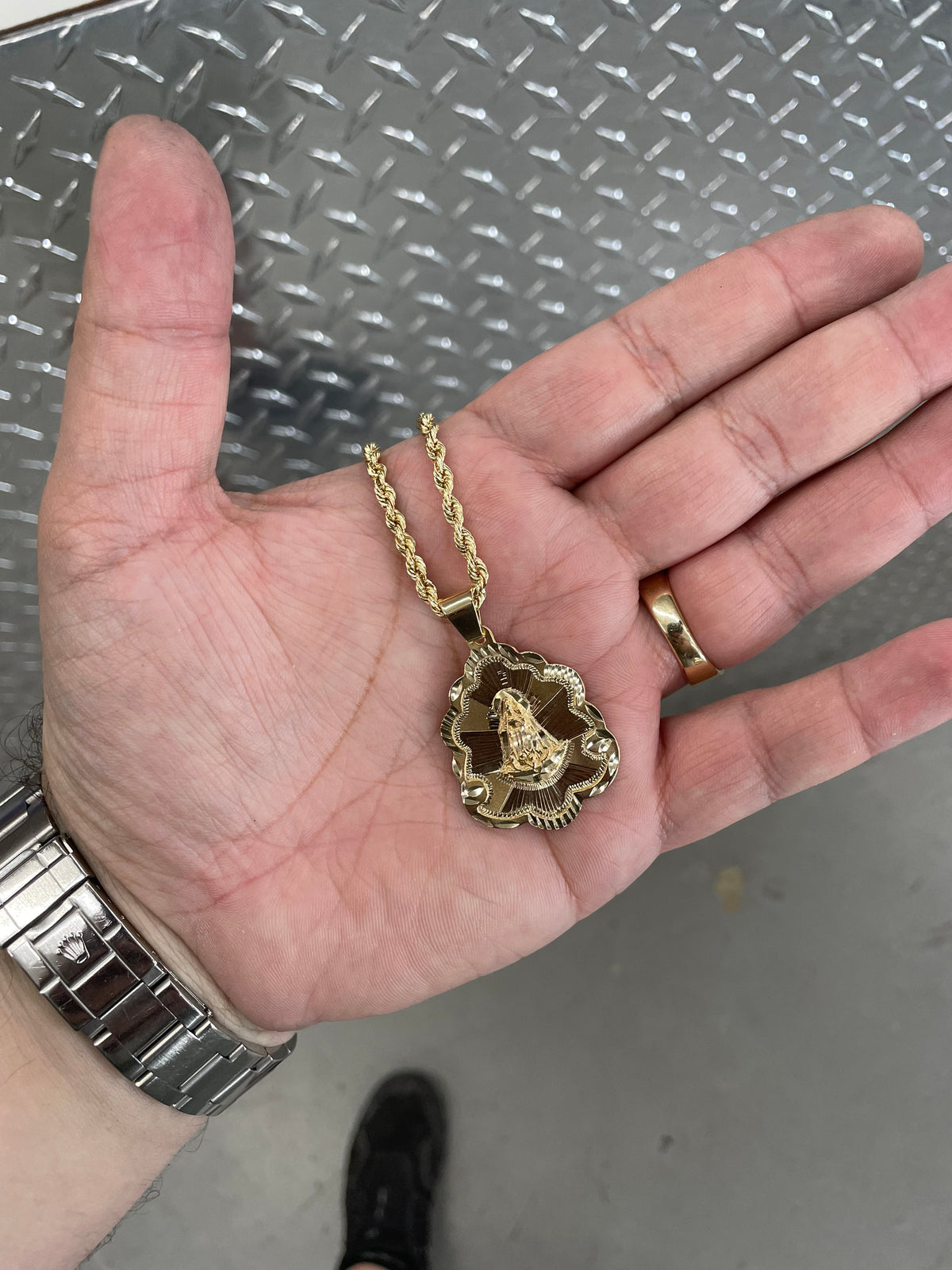 New 10K Yellow Gold Rope Necklace With Virgin Mary Charm
